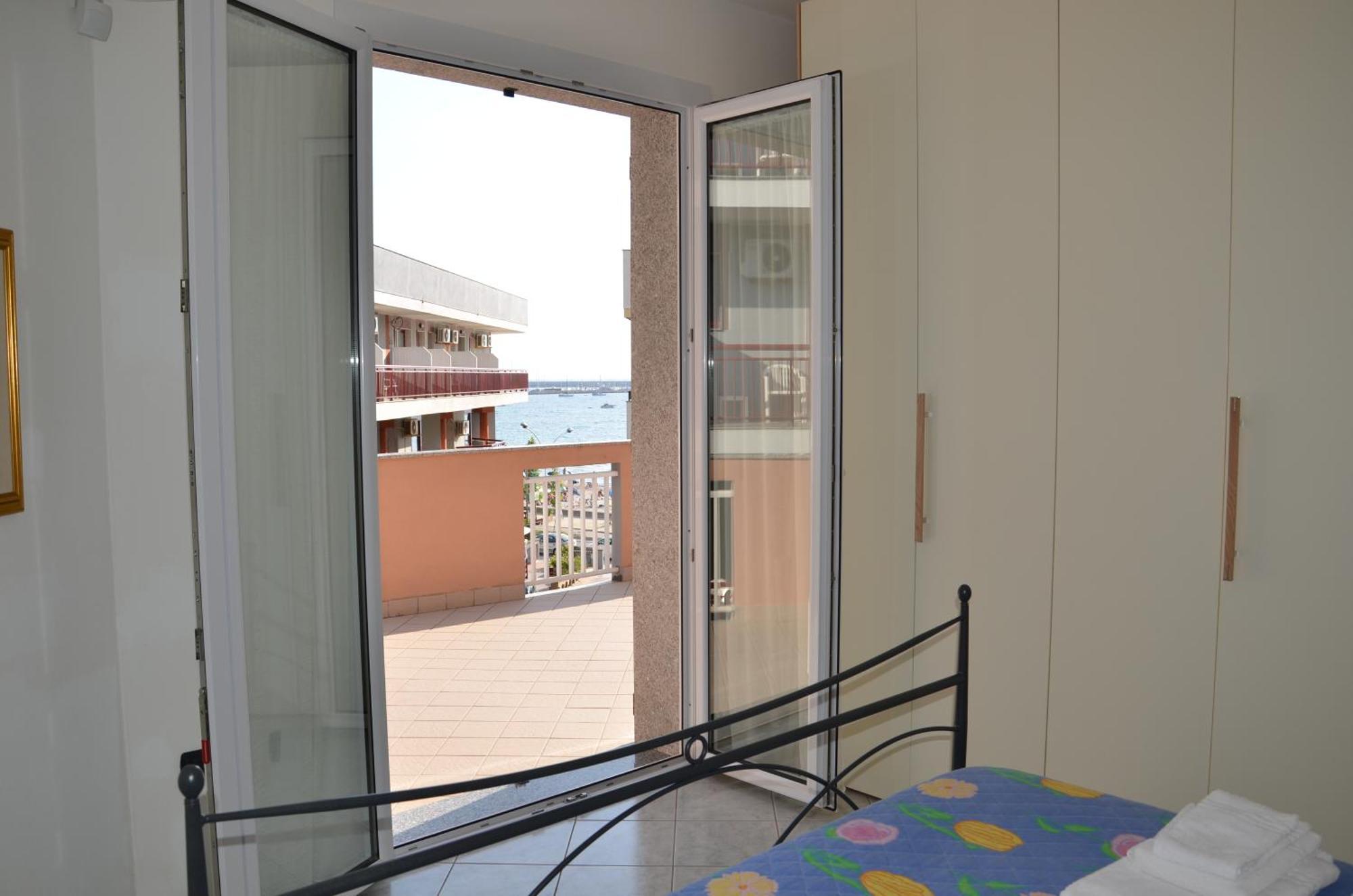 Il Mare Di Alida Apartment *